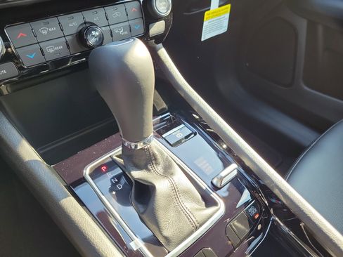 New 2026 Jeep Compass Limited image 32