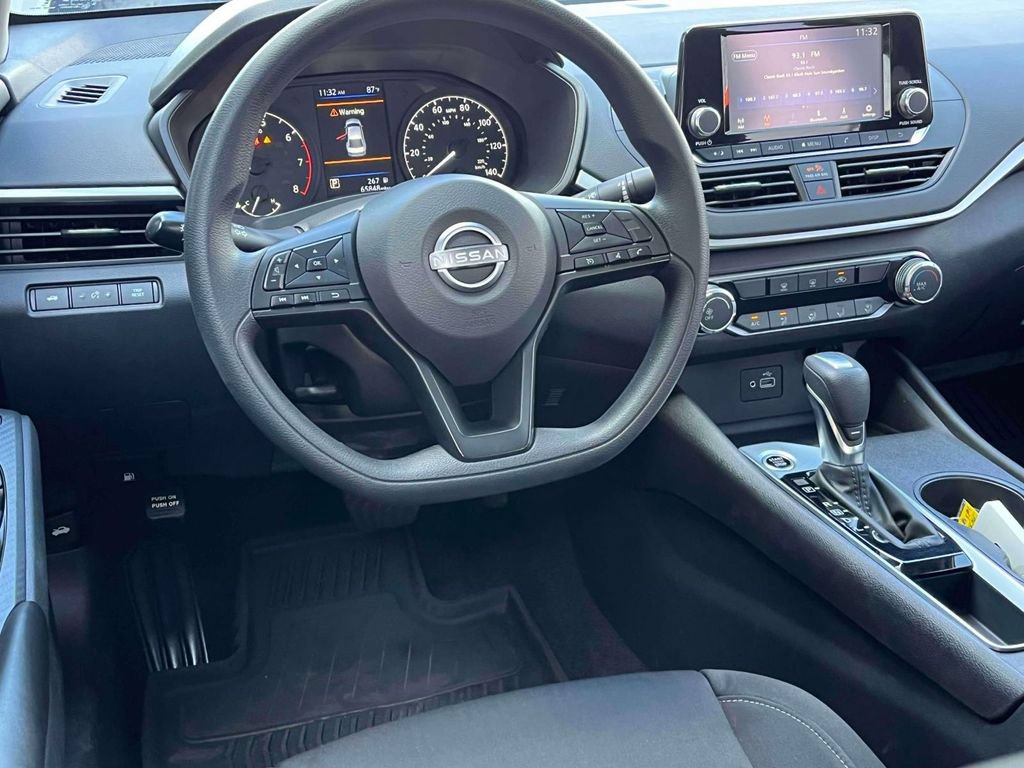 Used 2023 Nissan Altima 2.5 S FWD image 12