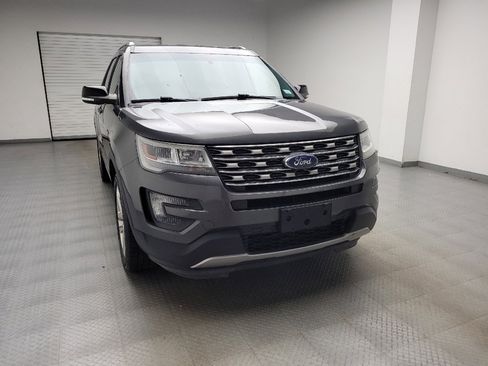 Used 2016 Ford Explorer XLT w/ Equipment Group 202A AWD/4WD image 14