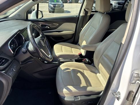 Certified 2019 Buick Encore Essence FWD image 18