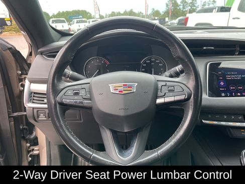 Used 2023 Cadillac XT4 Premium Luxury image 16