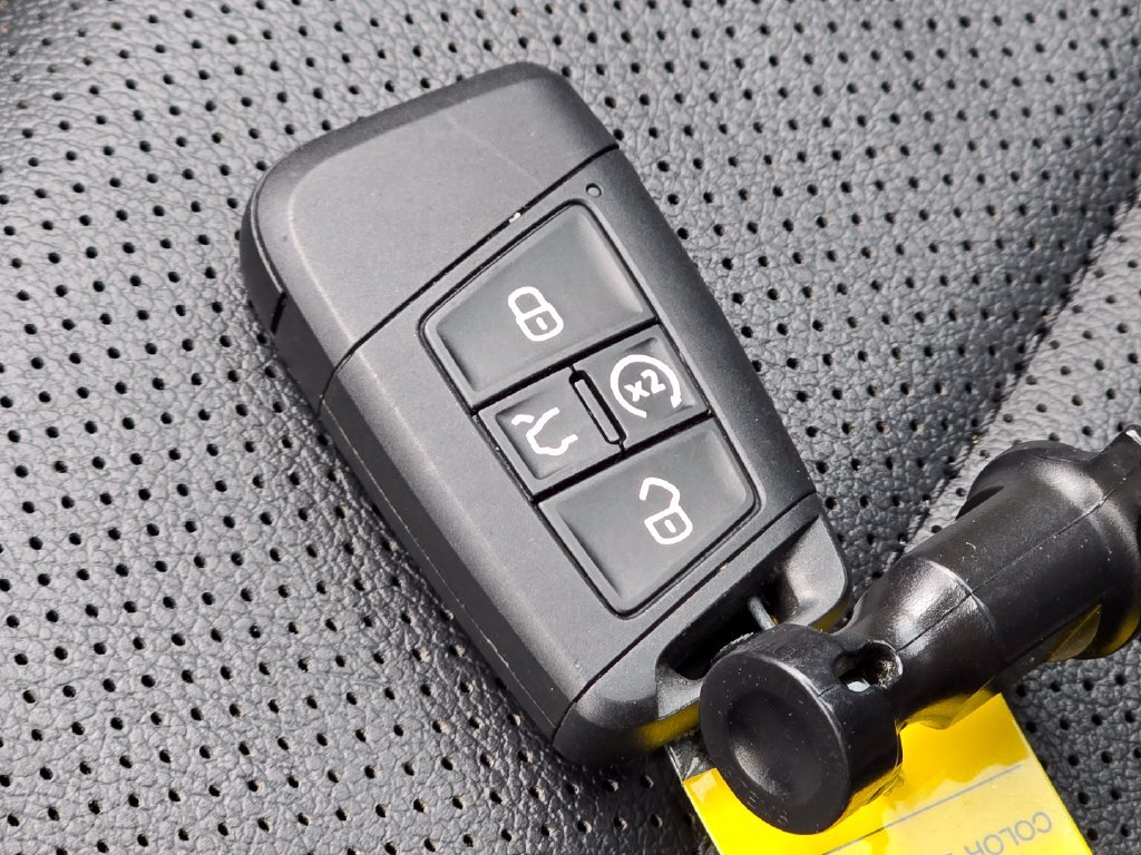 Used 2024 Volkswagen Tiguan SEL R-Line AWD/4WD image 40