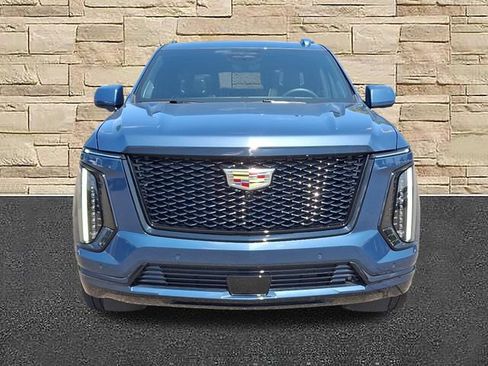Certified 2025 Cadillac Escalade Sport Platinum AWD/4WD image 5