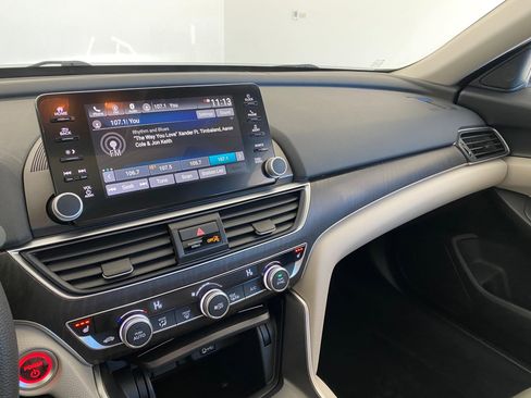 Used 2018 Honda Accord EX image 24