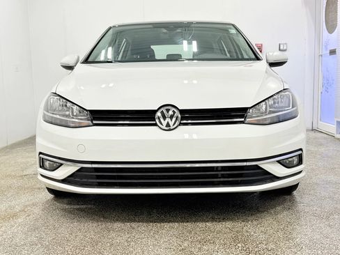 Used 2019 Volkswagen Golf SE image 2