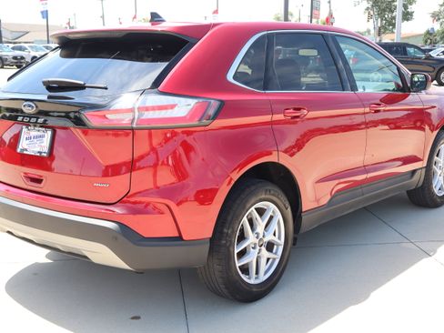 Used 2023 Ford Edge SEL w/ Convenience Package image 6