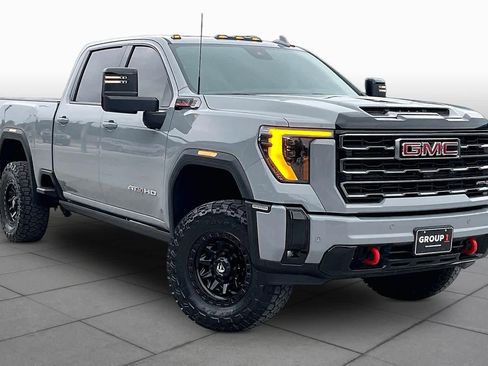 Used 2025 GMC Sierra 2500 AT4 w/ AT4 Premium Plus Package AWD/4WD image 3