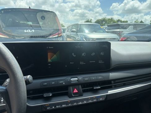 Used 2025 Kia K4 LXS image 20