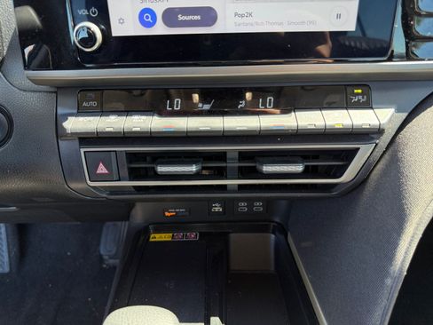Used 2025 Toyota Camry LE FWD image 12