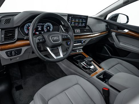 Used 2023 Audi Q5 2.0T Premium Plus w/ Premium Plus Package AWD/4WD image 10