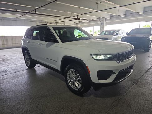 New 2025 Jeep Grand Cherokee Laredo X image 2