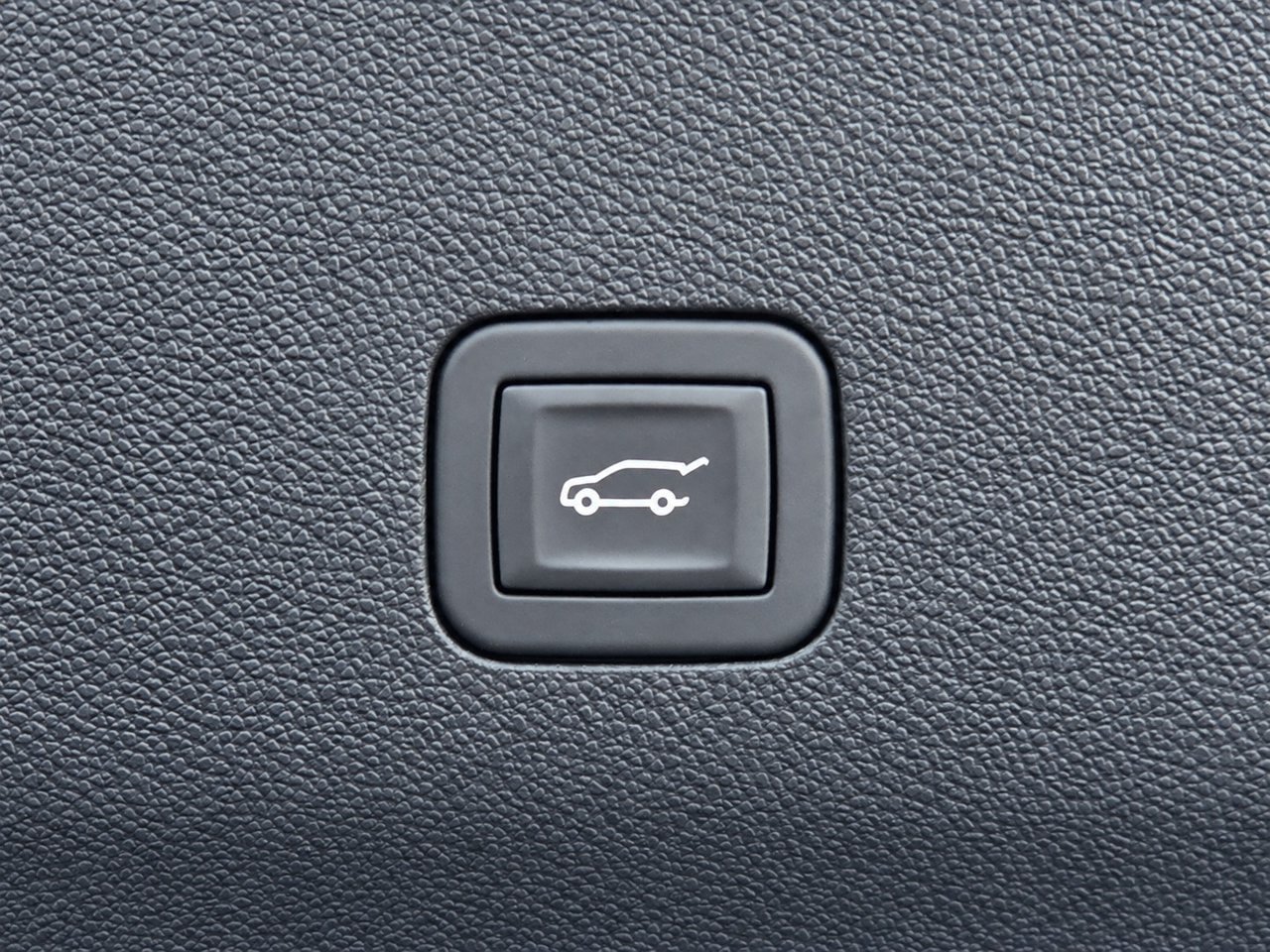 Used 2025 GMC Yukon Denali AWD/4WD image 32
