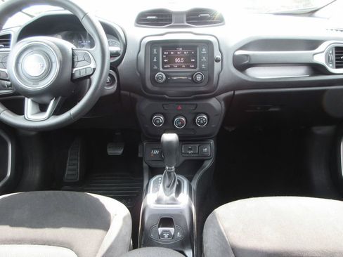 Used 2019 Jeep Renegade Sport w/ Sport Appearance Group AWD/4WD image 16