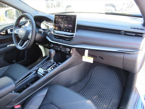 New 2026 Jeep Compass Trailhawk image 12