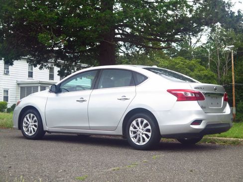 Used 2019 Nissan Sentra SV FWD image 3