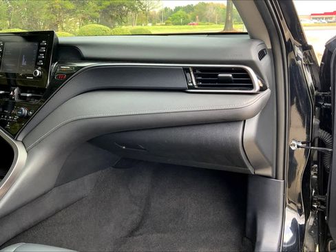 Used 2024 Toyota Camry SE FWD image 18