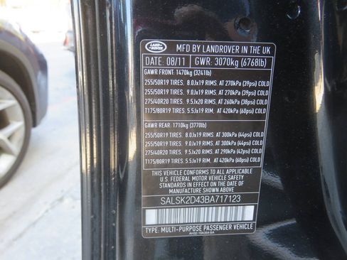 Used 2011 Land Rover Range Rover Sport HSE LUX AWD/4WD image 40