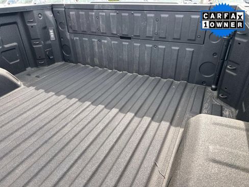 Used 2024 GMC Sierra 1500 AT4 w/ Technology Package AWD/4WD image 14