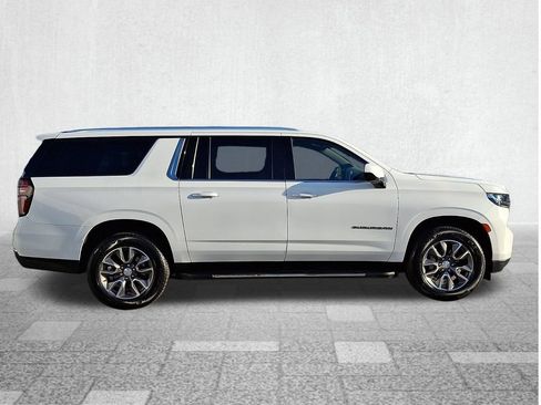 Used 2023 Chevrolet Suburban LT image 8