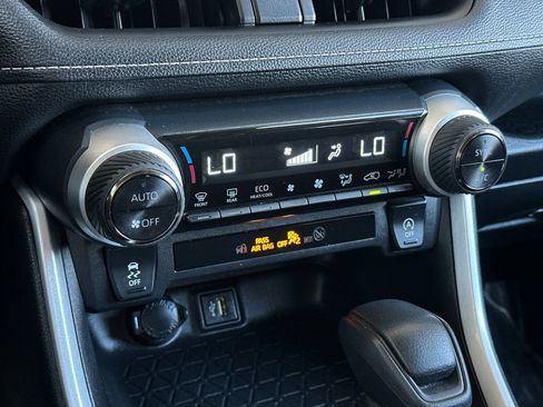 Used 2024 Toyota RAV4 XLE AWD/4WD image 18