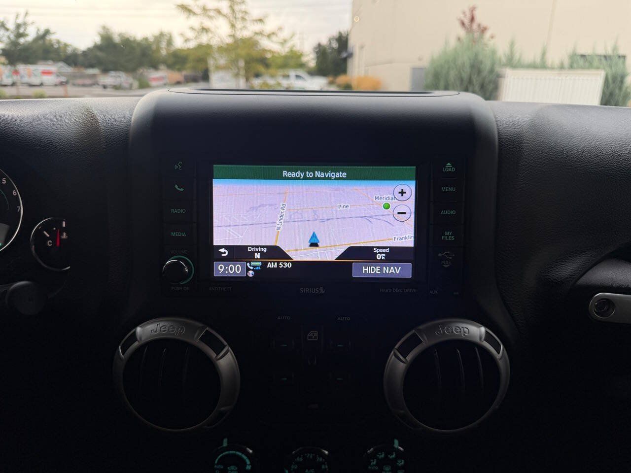 Used 2018 Jeep Wrangler Unlimited Sahara w/ Connectivity Group AWD/4WD image 35