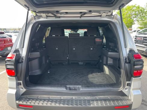 Used 2025 Toyota 4Runner SR5 AWD/4WD image 7