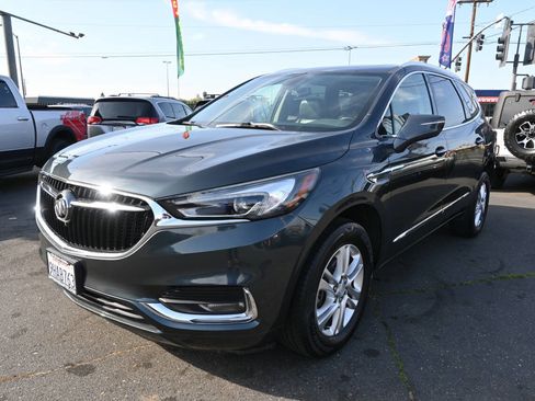 Used 2018 Buick Enclave Essence image 4