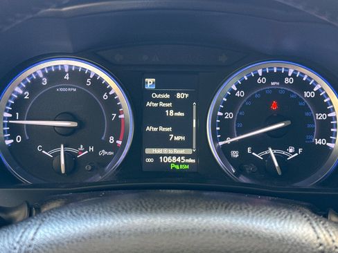 Used 2018 Toyota Highlander Limited FWD image 26