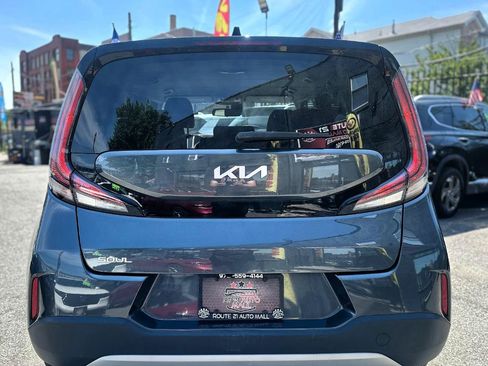 Used 2024 Kia Soul LX w/ Option Group 015 FWD image 5