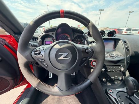 Used 2017 Nissan 370Z NISMO RWD image 11