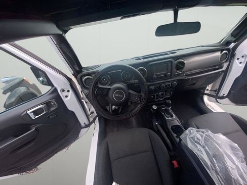 Used 2018 Jeep Wrangler Unlimited Sport S AWD/4WD image 30