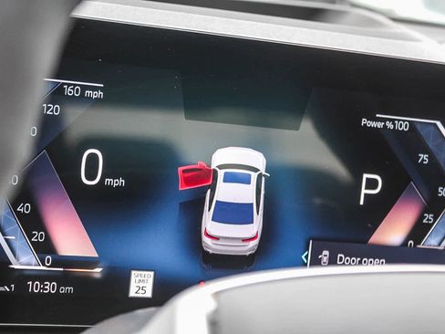 Used 2025 BMW 330i Sedan w/ Premium Package image 22