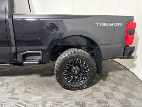 Used 2025 Ford F250 Platinum w/ Tremor Off-Road Package AWD/4WD image 5