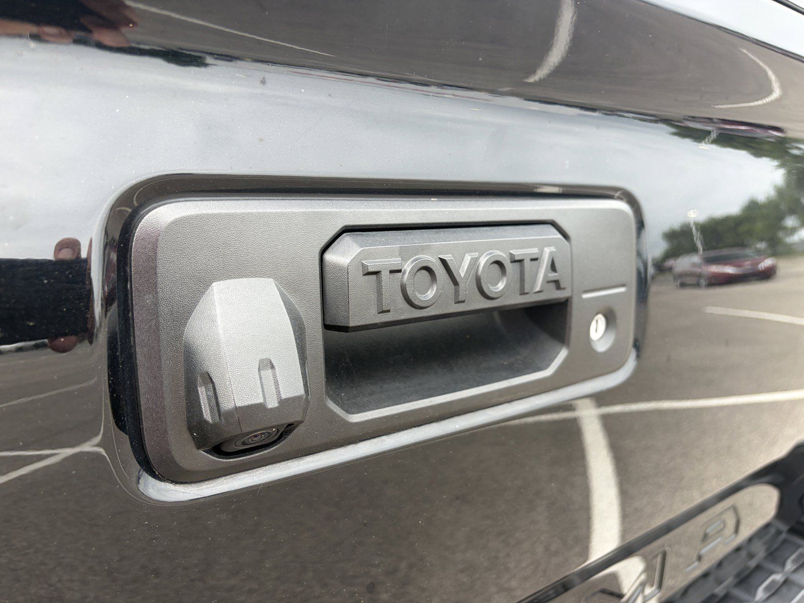 Used 2022 Toyota Tacoma TRD Sport w/ Technology Package AWD/4WD image 32