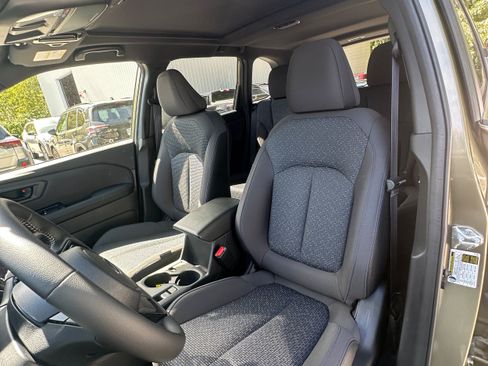 Used 2025 Subaru Forester Premium AWD/4WD image 17