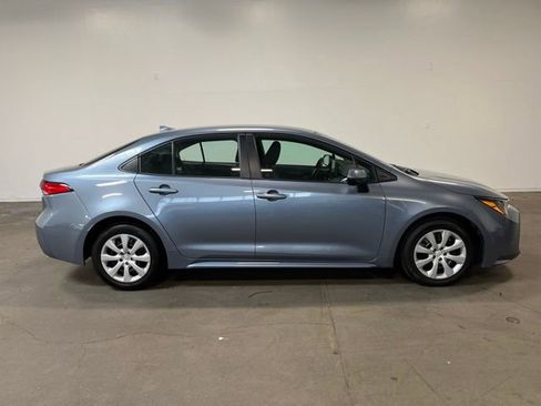 Used 2023 Toyota Corolla LE FWD image 2