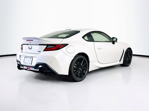 Used 2023 Toyota GR86 Premium w/ ALL Weather Mat Package (TMS) image 9