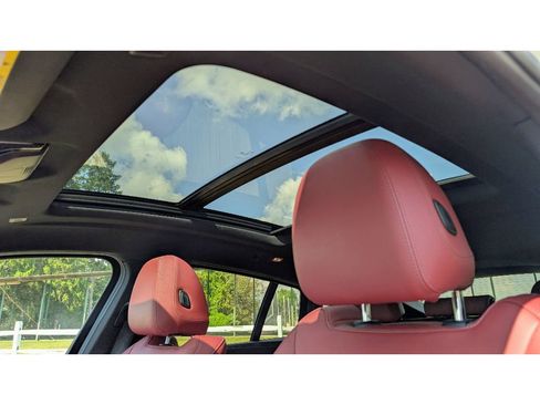 Used 2023 BMW X4 M40i w/ Premium Package image 17