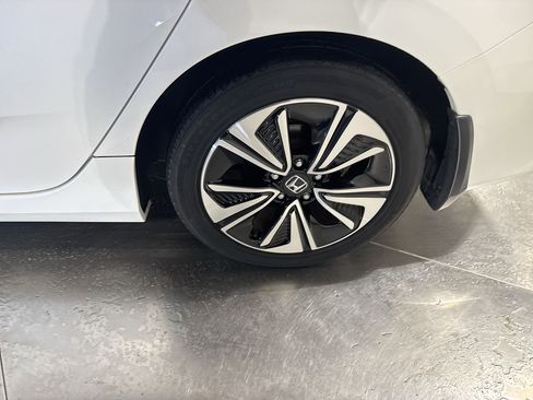 Used 2016 Honda Civic EX-T image 12