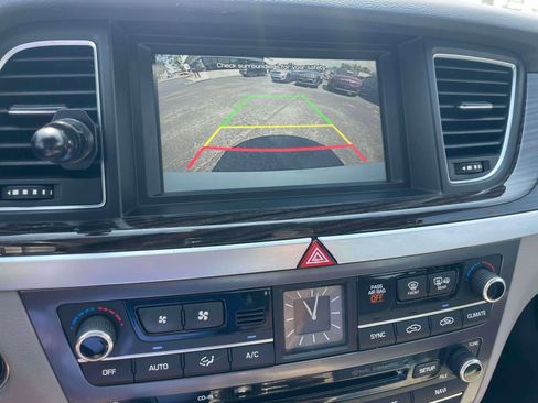 Used 2016 Hyundai Genesis 3.8 RWD image 17