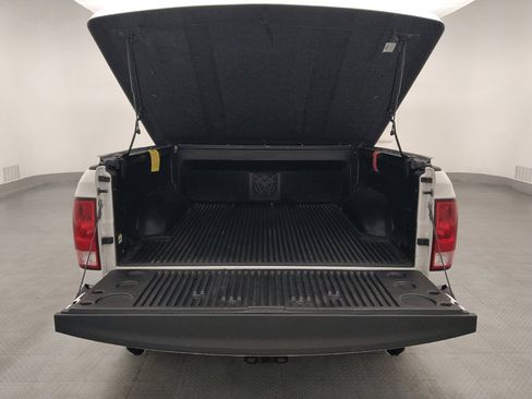 Used 2017 RAM 1500 Big Horn RWD image 29