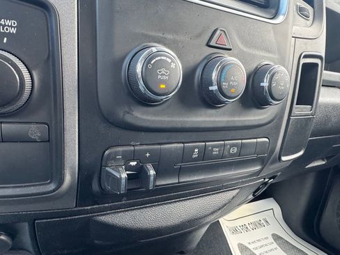 Used 2018 RAM 2500 Tradesman w/ Chrome Appearance Group image 26