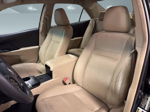 Used 2014 Toyota Camry LE FWD image 5