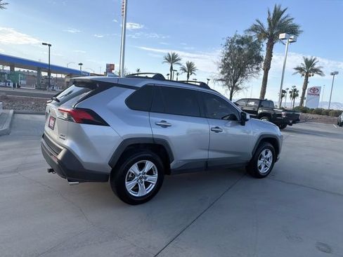 Used 2019 Toyota RAV4 XLE w/ Convenience Package AWD/4WD image 4
