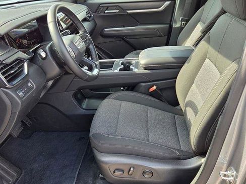 Certified 2025 GMC Acadia Elevation FWD image 10
