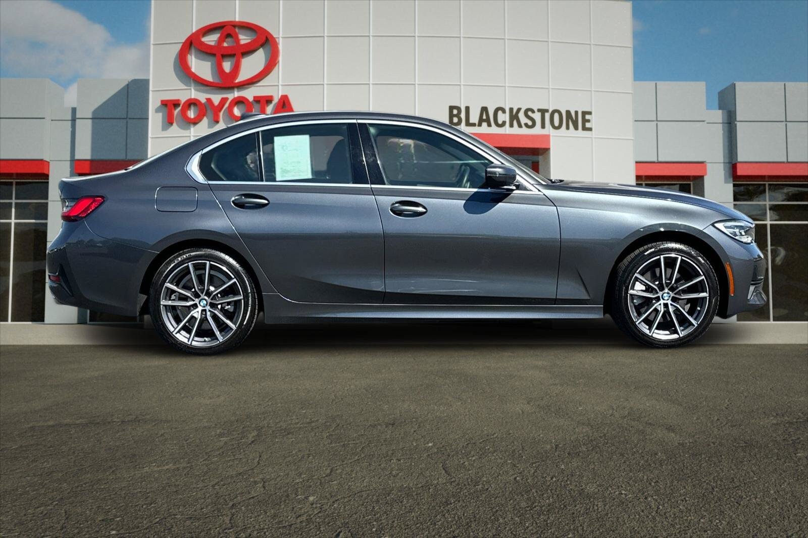 Used 2021 BMW 330i xDrive Sedan w/ Driving Assistance Package AWD/4WD image 2