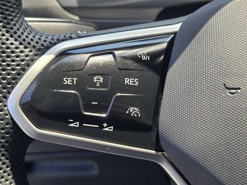 Certified 2024 Volkswagen Tiguan SEL R-Line AWD/4WD image 28