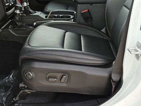 New 2025 Jeep Wrangler Unlimited Sahara w/ Technology Group image 19