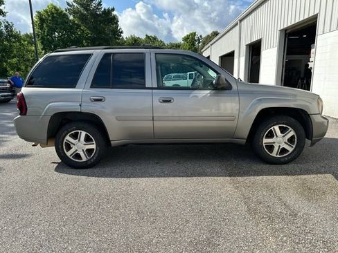 Used 2007 Chevrolet TrailBlazer LT w/ LT Preferred Equipment Group AWD/4WD image 6