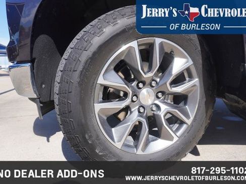 Used 2024 Chevrolet Silverado 1500 LT AWD/4WD image 12